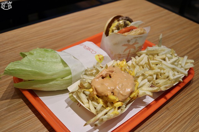 【台北大安.忠孝敦化站】CaliBurger(忠孝店)-東區美式餐廳 蔬食酪梨雞肉漢 【台北大安.忠孝敦化站】CaliBurger(忠孝店)-東區美式餐廳 蔬食酪梨雞肉漢