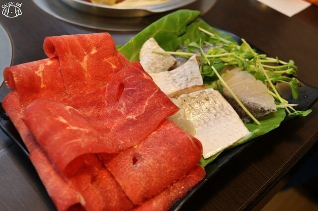 【台北信義．永春站】柳村一品鍋（永春店）-松山麻辣鴛鴦火鍋．海陸大餐