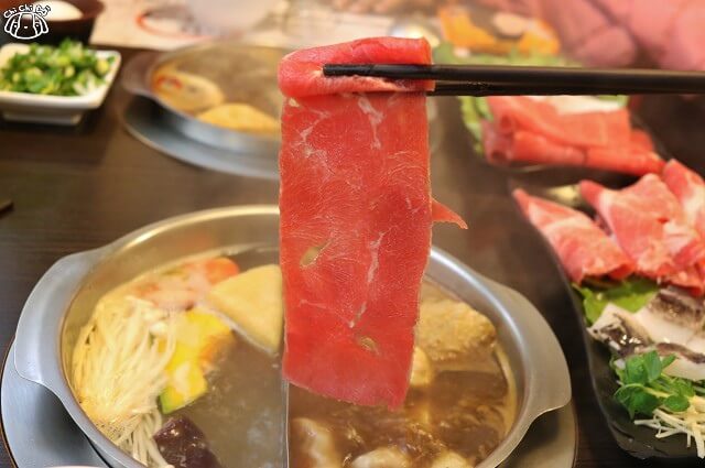 【台北信義．永春站】柳村一品鍋（永春店）-松山麻辣鴛鴦火鍋．海陸大餐