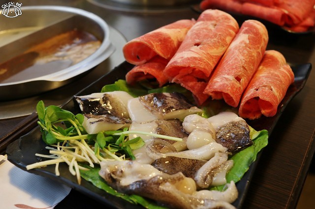 【台北信義．永春站】柳村一品鍋（永春店）-松山麻辣鴛鴦火鍋．海陸大餐