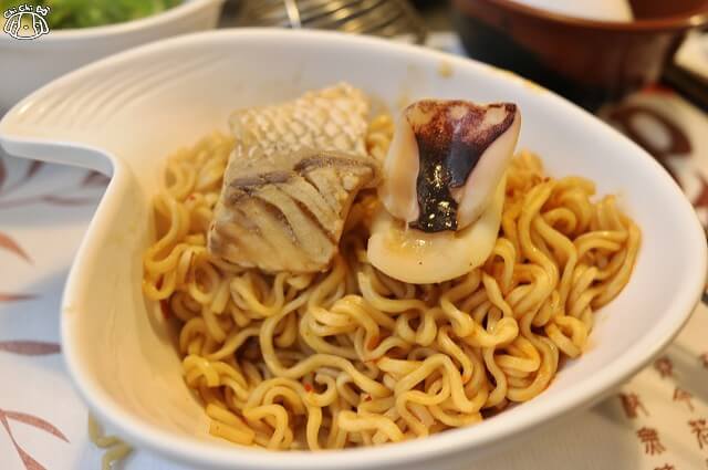【台北信義．永春站】柳村一品鍋（永春店）-松山麻辣鴛鴦火鍋．海陸大餐