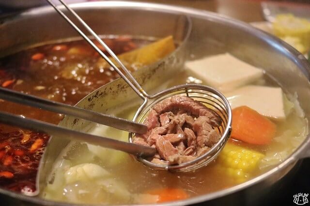 【新北板橋．府中站】京宴屋涮涮鍋-溫體牛肉火鍋．麻辣鍋吃到飽