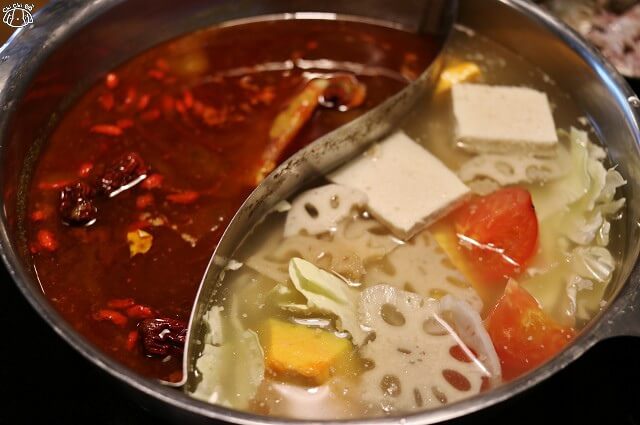 【新北板橋．府中站】京宴屋涮涮鍋-溫體牛肉火鍋．麻辣鍋吃到飽