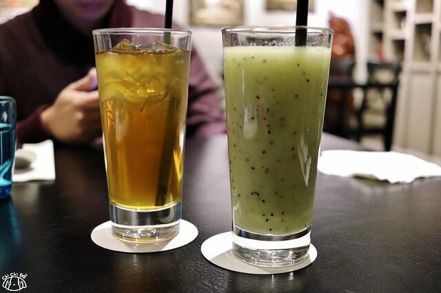 蜂蜜绿茶 $70/奇异果汁 $150