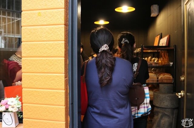 【台南中西區】五吉堂麵包店-巷弄飄香 排隊超夯麵包．吐司