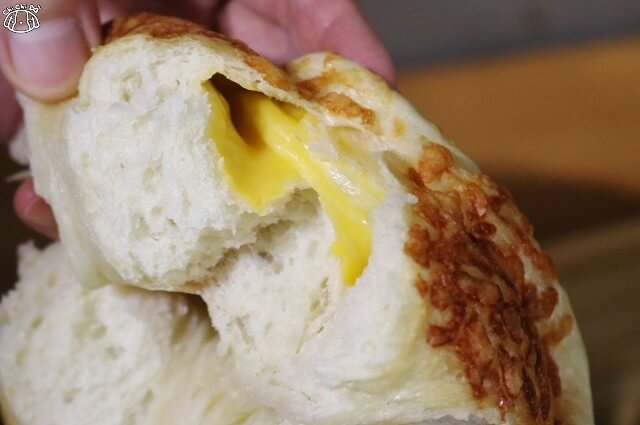 【台南中西區】五吉堂麵包店-巷弄飄香 排隊超夯麵包．吐司