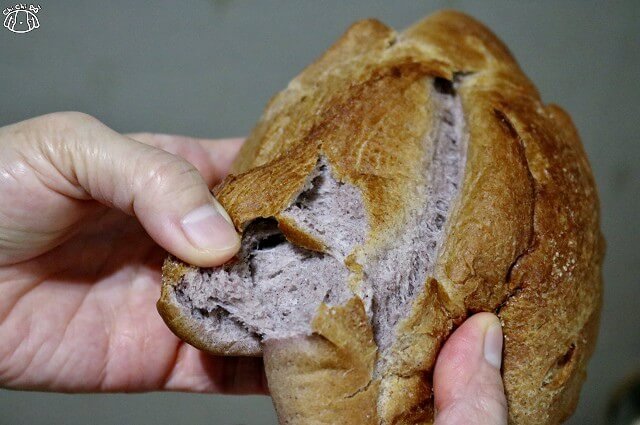 【台南中西區】五吉堂麵包店-巷弄飄香 排隊超夯麵包．吐司