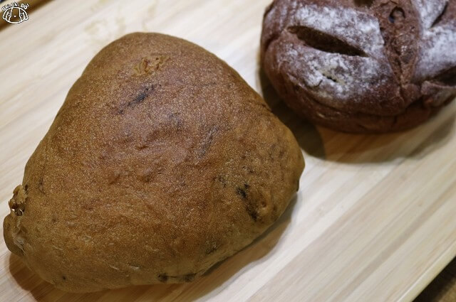 【台南中西區】五吉堂麵包店-巷弄飄香 排隊超夯麵包．吐司