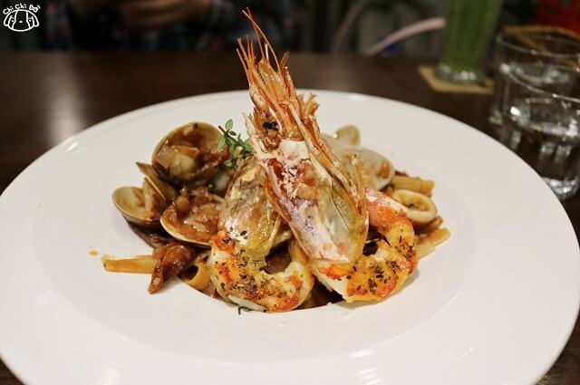 【台北內湖.西湖站】路燈咖啡Light Bistro(內湖店)-咖啡廳.餐酒館.輕食. 【台北內湖.西湖站】路燈咖啡Light Bistro(內湖店)-咖啡廳.餐酒館.輕食.