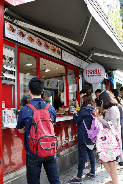 【韓國美食】​首爾 Isaac(明洞店)-韓國早餐必吃推薦．人氣排隊吐司