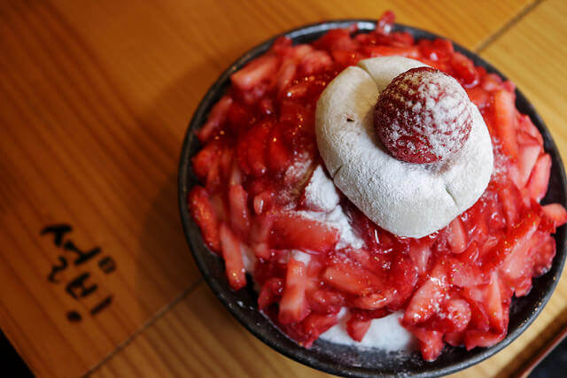 【韓國美食】​首爾 雪冰설빙(明洞2號店)-明洞甜點．下午茶．草莓雪冰