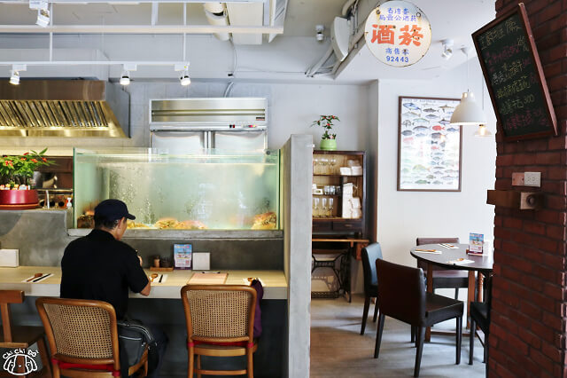 Jun 20 2016 【台北美食】香聚餐酒館-『信義安和站』東區餐酒館．懷舊風Lounge bar推薦