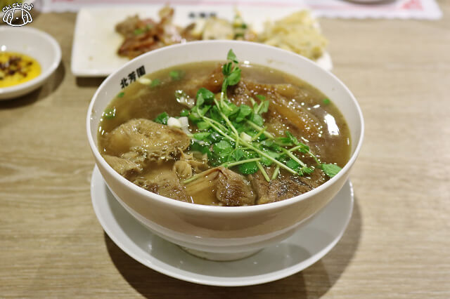 【台北美食】北芳園精緻牛肉麵-『市政府站』台北牛肉麵 【台北美食】北芳園精緻牛肉麵-『市政府站』台北牛肉麵