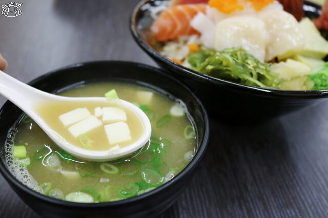 【台北美食】漁來生魚片-『港墘站』內湖日式料理．內科平價生魚片
