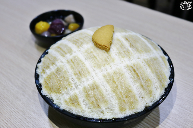 【台北美食】寶島菠蘿團(臺北光復店)-『國父紀念館站』東區夏日剉冰推薦．古早味炒焦糖菠蘿冰