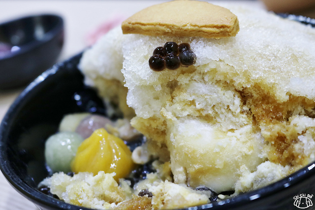 【台北美食】寶島菠蘿團(臺北光復店)-『國父紀念館站』東區夏日剉冰推薦．古早味炒焦糖菠蘿冰