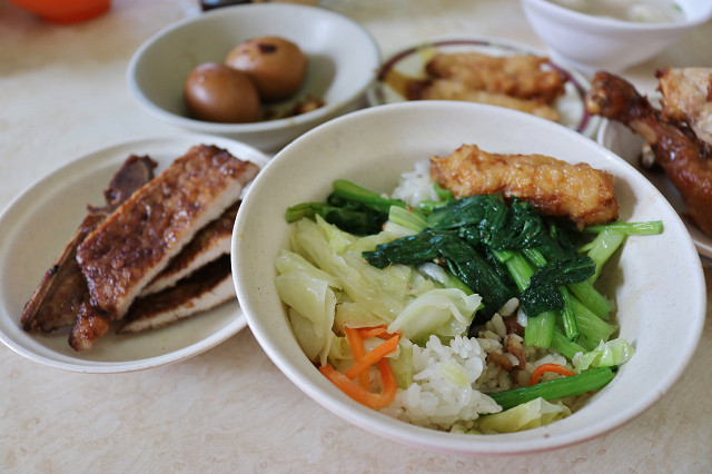 【台北美食】金仙魚丸(永樂市場)-迪化街美食．家鄉味小吃．蝦捲滷肉飯便當推薦