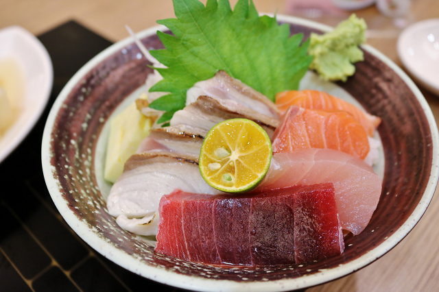 【台北美食】洺町和風美食-『南京復興站』平價日本料理．花蟹火鍋
