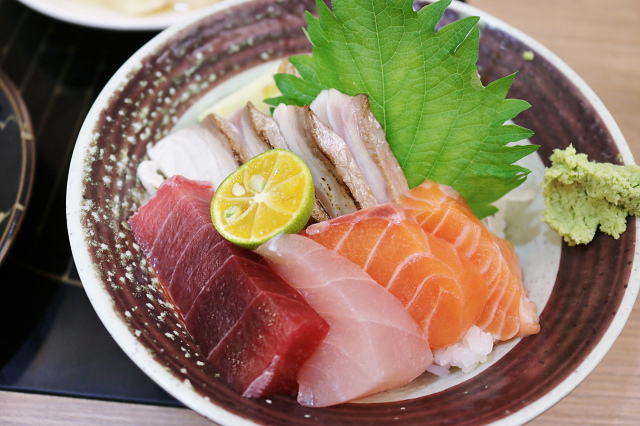 【台北美食】洺町和風美食-『南京復興站』平價日本料理．花蟹火鍋