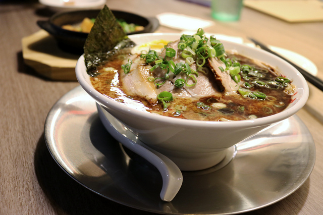 【台北美食】玩笑亭 Nantsuttei-『忠孝敦化站』東區日式拉麵.料理東西軍優勝拉麵 【台北美食】玩笑亭 Nantsuttei-『忠孝敦化站』東區日式拉麵.料理東西軍優勝拉麵