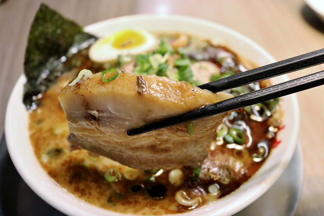 【台北美食】玩笑亭 Nantsuttei-『忠孝敦化站』東區日式拉麵.料理東西軍優勝拉麵 【台北美食】玩笑亭 Nantsuttei-『忠孝敦化站』東區日式拉麵.料理東西軍優勝拉麵