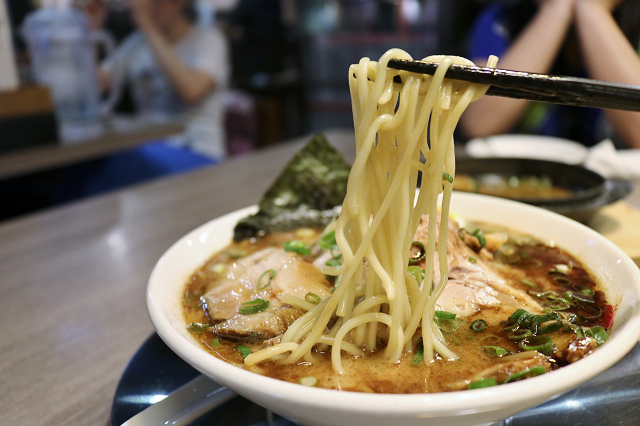 【台北美食】玩笑亭 Nantsuttei-『忠孝敦化站』東區日式拉麵.料理東西軍優勝拉麵 【台北美食】玩笑亭 Nantsuttei-『忠孝敦化站』東區日式拉麵.料理東西軍優勝拉麵
