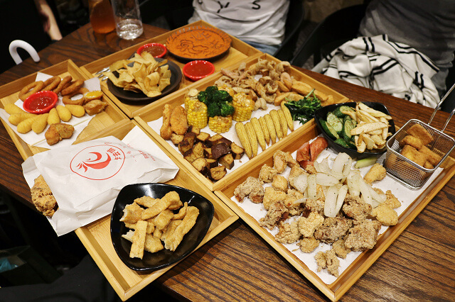 【台北美食】炸去啃 鹹酥雞(三重店)-『三重國小站』全台首創內用式鹹酥雞 炸物．啤酒