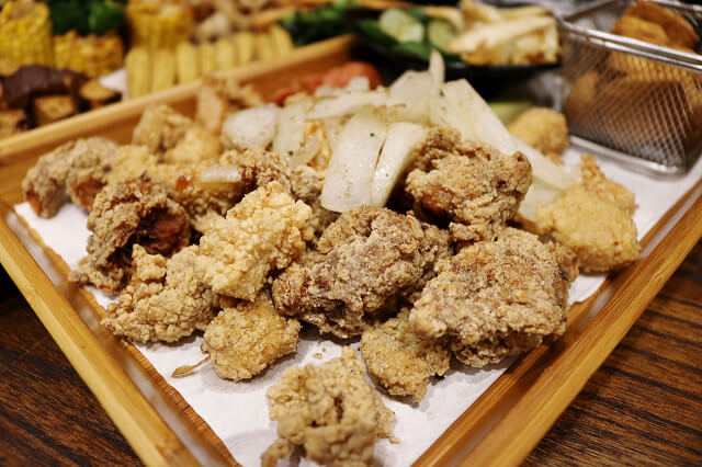 【台北美食】炸去啃 鹹酥雞(三重店)-『三重國小站』全台首創內用式鹹酥雞 炸物．啤酒