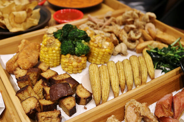 【台北美食】炸去啃 鹹酥雞(三重店)-『三重國小站』全台首創內用式鹹酥雞 炸物．啤酒