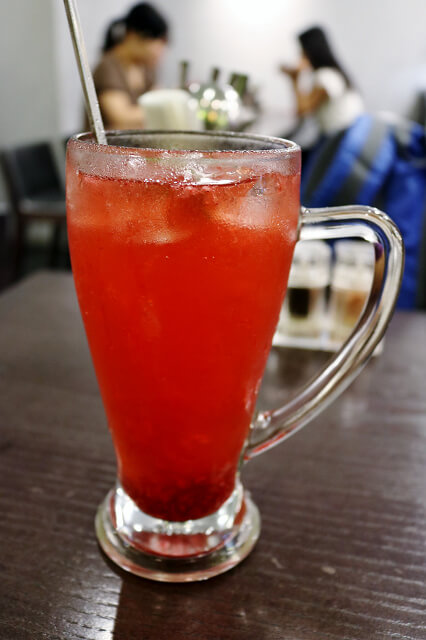 【台北美食】W.瓦法奇朵(台北車站店)-『台北車站』99元超平價安格斯牛排牛肉麵