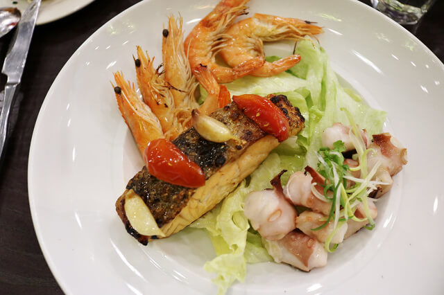 【台北美食】W.瓦法奇朵(台北車站店)-『台北車站』99元超平價安格斯牛排牛肉麵