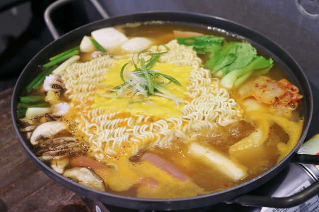【台北美食】啾哇嘿喲-『南京復興站』韓式料理 八色烤肉．部隊鍋