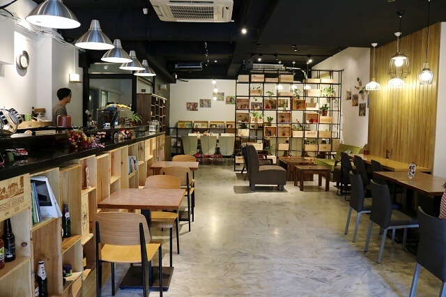 【台北美食】由你咖啡Union Kaffe-『南京三民站』下午茶．不限時咖啡廳推薦．寵物友善咖啡廳