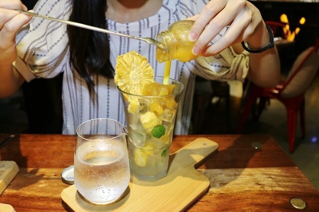 【台北美食】姊紋given CAFE HOUSE-『市政府站』信義區餐酒館推薦．3D拉花太厲害了！