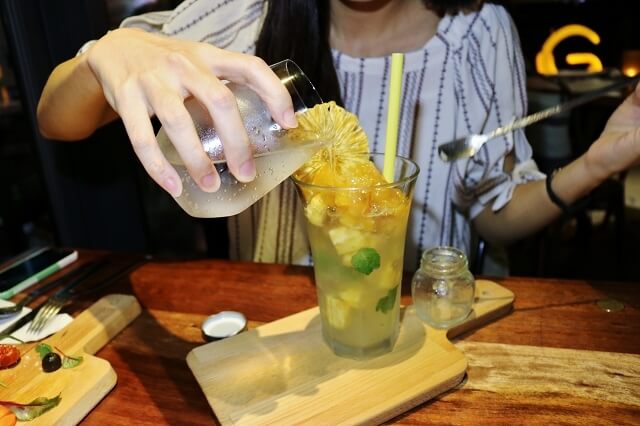 【台北美食】姊紋given CAFE HOUSE-『市政府站』信義區餐酒館推薦．3D拉花太厲害了！
