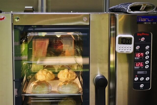 【台北美食】世界第二好吃的現烤冰淇淋菠蘿麵包-『象山站』日本超人氣排隊甜點（Neo19）