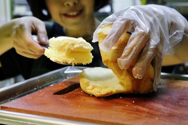 【台北美食】世界第二好吃的現烤冰淇淋菠蘿麵包-『象山站』日本超人氣排隊甜點（Neo19）