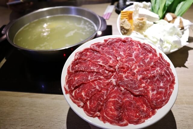 【台北美食】牛ㄅㄟㄅㄟ台灣溫體牛 涮牛肉-『南京復興站』東區火鍋。溫體牛火鍋推薦