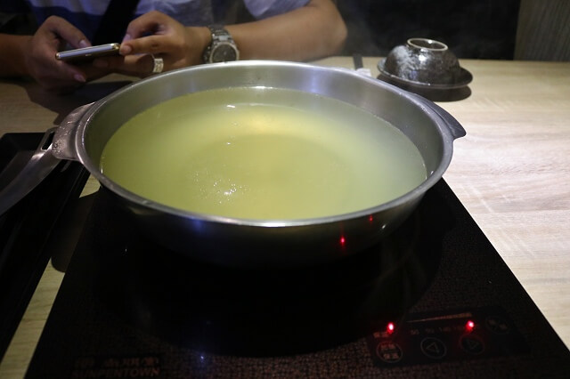 【台北美食】牛ㄅㄟㄅㄟ台灣溫體牛 涮牛肉-『南京復興站』東區火鍋。溫體牛火鍋推薦