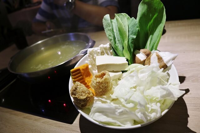 【台北美食】牛ㄅㄟㄅㄟ台灣溫體牛 涮牛肉-『南京復興站』東區火鍋。溫體牛火鍋推薦