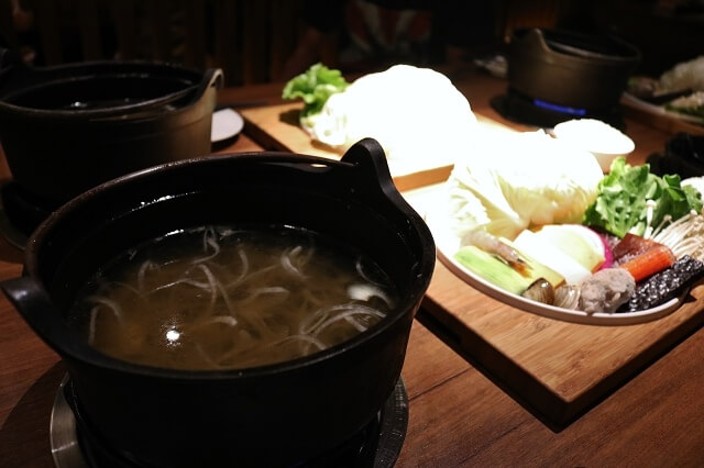 【台中美食】拾七石頭火鍋-輕井澤鍋物新品牌
