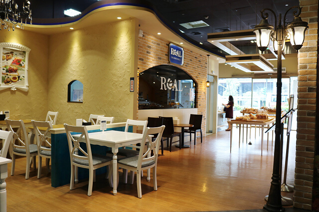 【台北美食】REAL臻‧烘焙坊（南港店）-『南港展覽館』在地食材．手作麵包