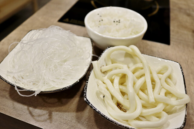 【台北美食】品湯。白色麻辣鍋專賣店-『信義安和站』麻辣老火湯頭．大安區火鍋推薦
