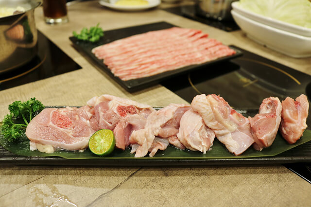 【台北美食】品湯。白色麻辣鍋專賣店-『信義安和站』麻辣老火湯頭．大安區火鍋推薦