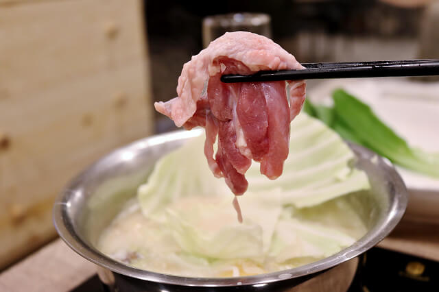 【台北美食】品湯。白色麻辣鍋專賣店-『信義安和站』麻辣老火湯頭．大安區火鍋推薦