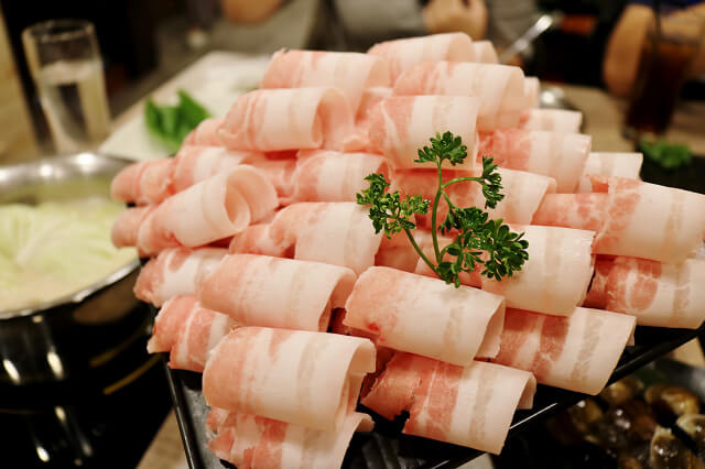 【台北美食】品湯。白色麻辣鍋專賣店-『信義安和站』麻辣老火湯頭．大安區火鍋推薦
