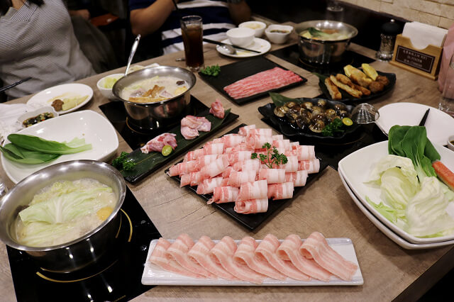 【台北美食】品湯。白色麻辣鍋專賣店-『信義安和站』麻辣老火湯頭．大安區火鍋推薦