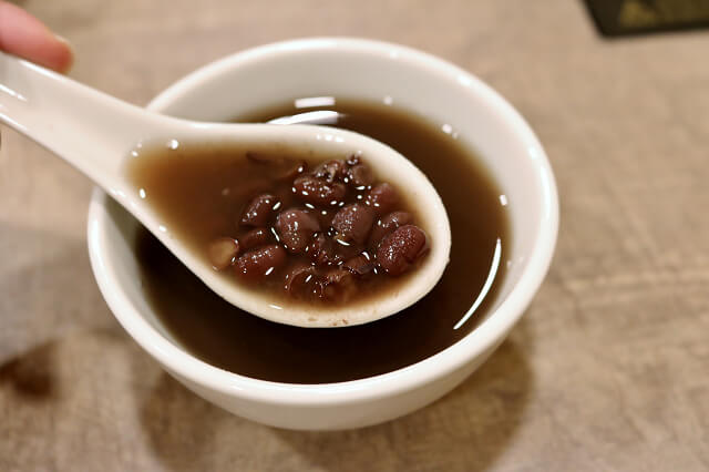 【台北美食】品湯。白色麻辣鍋專賣店-『信義安和站』麻辣老火湯頭．大安區火鍋推薦