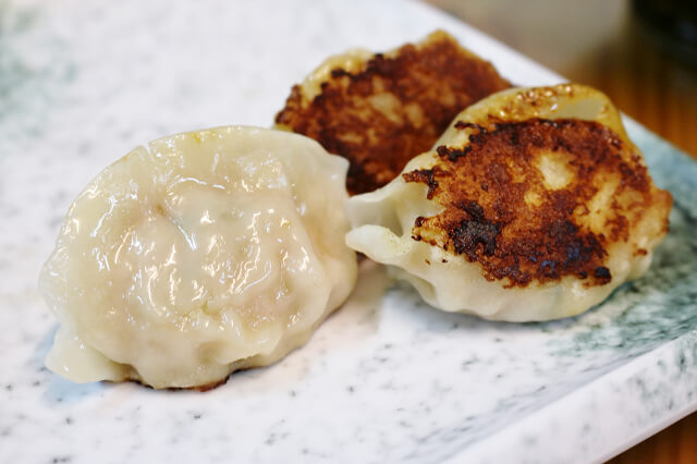【台南美食】很餃舍麵食館-東區水餃．煎餃．榨菜肉絲麵 推薦