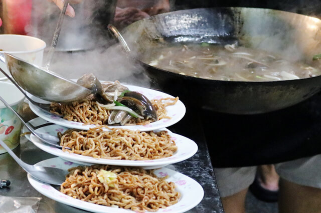【巷弄X臺南】東區 城邊真味炒鱔魚專家-鱔魚意麵．麻油腰子 台南特色小吃推薦